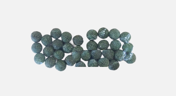 كرات كاتنيب صغيرة للقطط